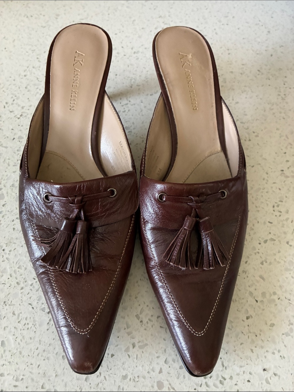 AK  ANNE KLEIN